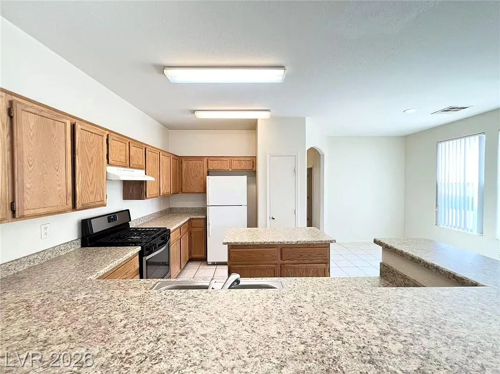 3 bed, 1348 sqft, $1,750 — Photo 4
