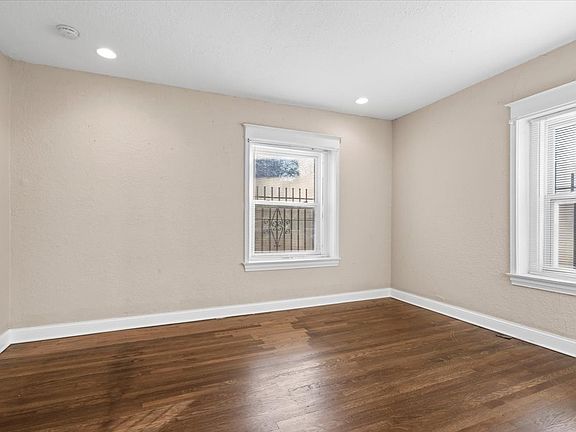 5th image of 1114 E Armour Blvd #1E