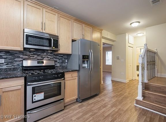 5th image of 4516 N Ashland Ave