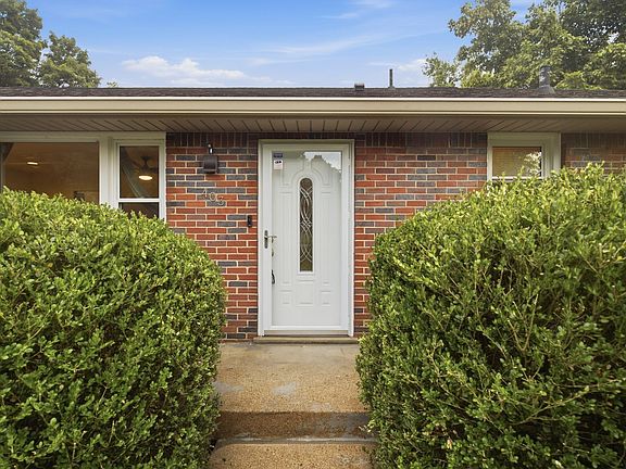 3rd image of 403 Wimpole Dr