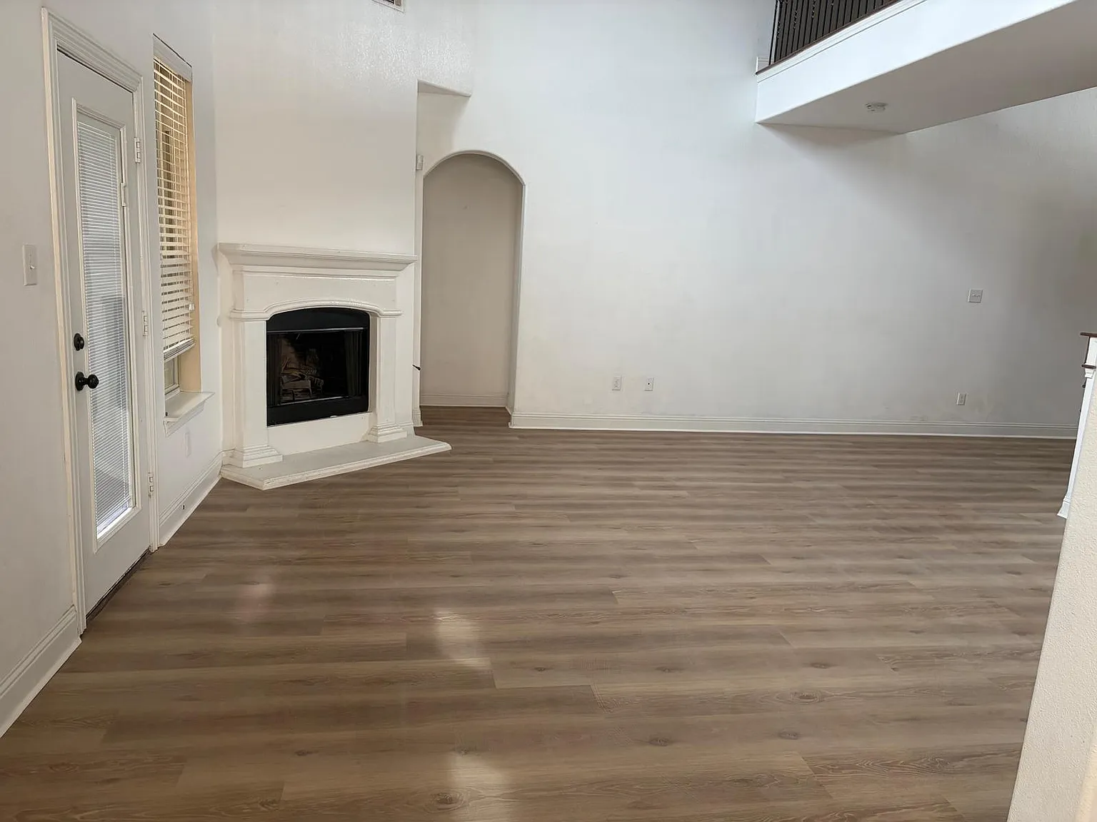 5 bed, 3363 sqft, $3,595 — Photo 3