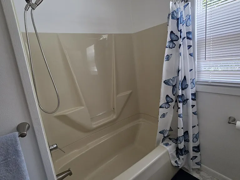 212 Brady Ln #B — Photo 15