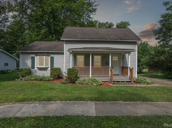 802 Alger St, Howell, MI 48843