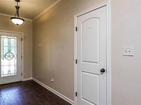 4th image of 5595 Glenwood Dr