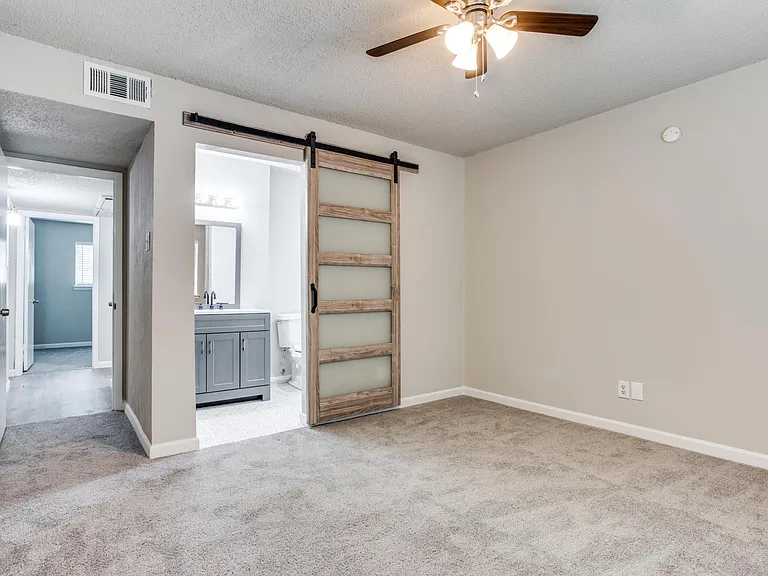 810 Ravencroft Dr — Photo 18