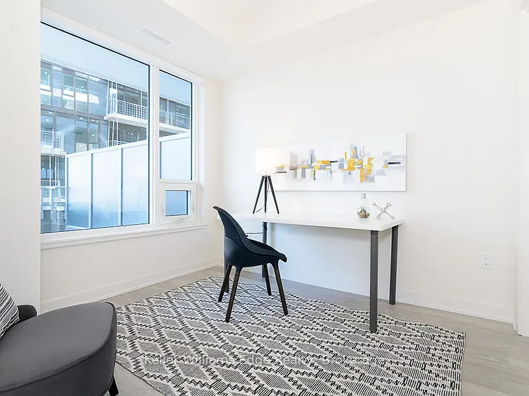 212 King William St #405 — Photo 14