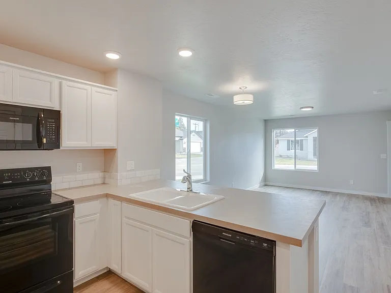1664 S Sunseeker Ln — Photo 10