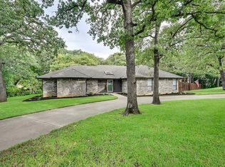 413 Lake Terrace Dr, Azle, TX 76020