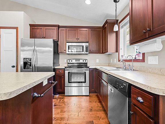 5th image of 14668 Quicksilver St NW