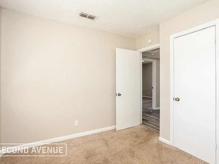 2727 W 45th St — Photo 18