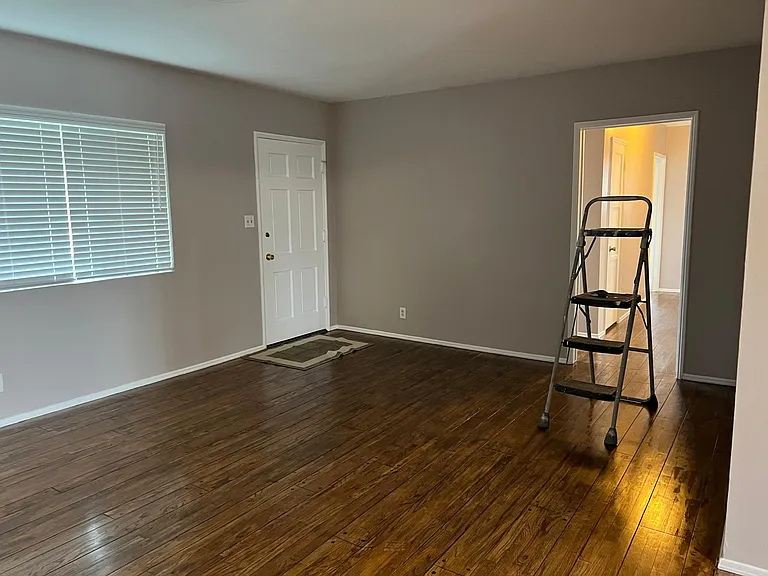 15146 Germain St — Photo 3