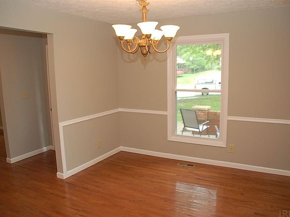 4th image of 1511 E Browning Ln