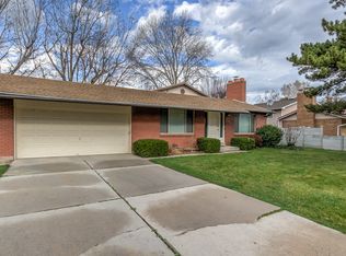 6696 S Hollow Dale Dr, Cottonwood Heights, UT 84121