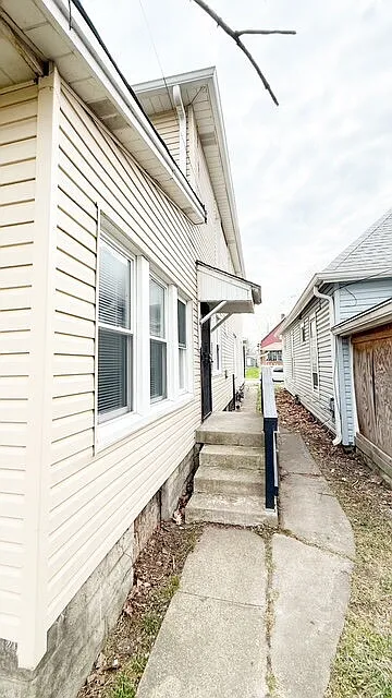 4 bed, 1.5 bath, $1,325 — Photo 2