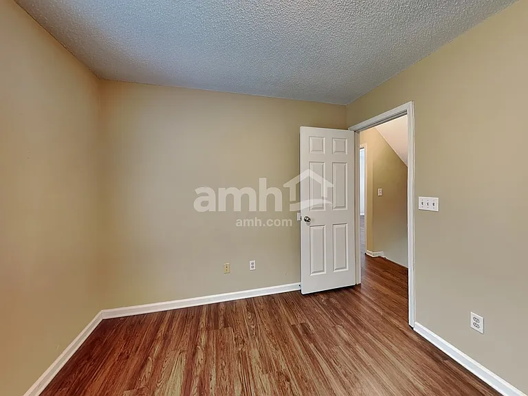 12719 Diamond Dr — Photo 15