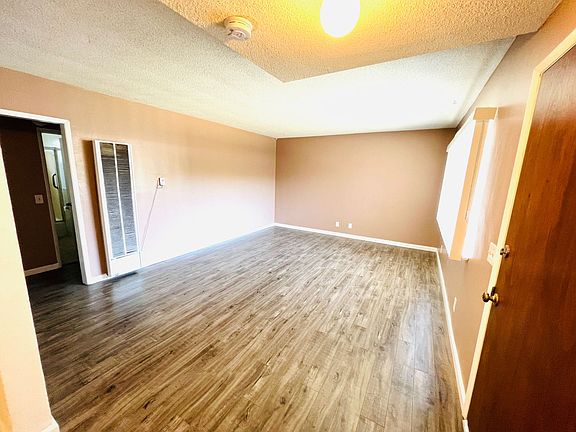 5th image of 626 N Breed St APT 2