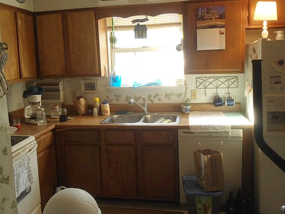 2nd image of 2802 Vista Ln