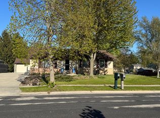 224 Judge Dr, Saukville, WI 53080