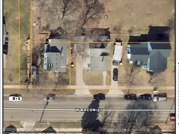 7 W Bacon St, Hillsdale, MI 49242