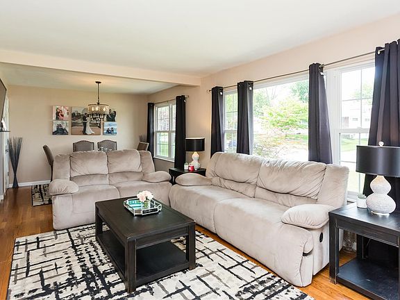 5th image of 115 Buckley Meadows Dr