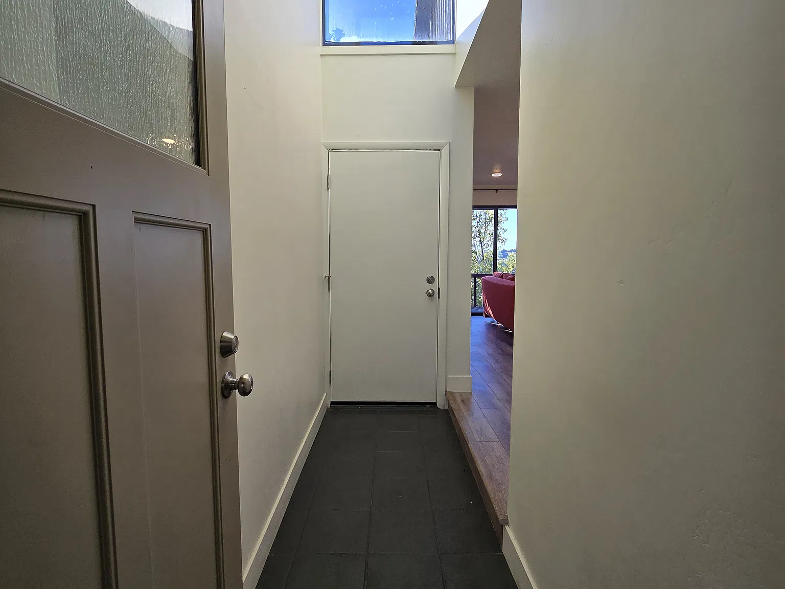 4 bed, 2100 sqft, $2,700 — Photo 4