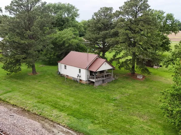 741 County Highway 10, Fairfield, IL 62837