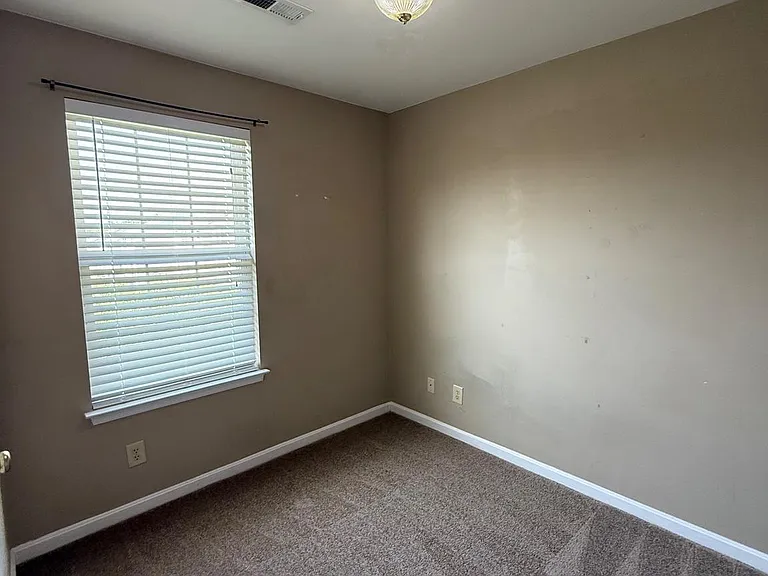 7028 Wytheville Cir — Photo 21