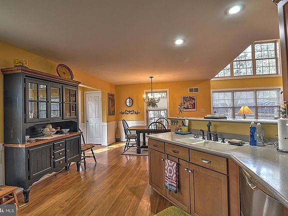 2nd image of 22855 Sycamore Dr