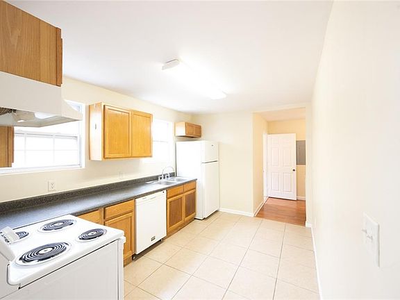4th image of 6215-17 Warrington Dr