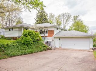 53 N House Dr, Akron, OH 44319