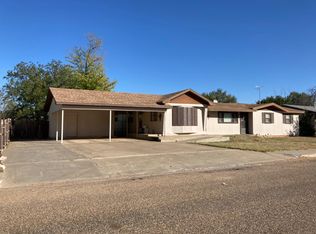 323 S Farmer St, Crosbyton, TX 79322