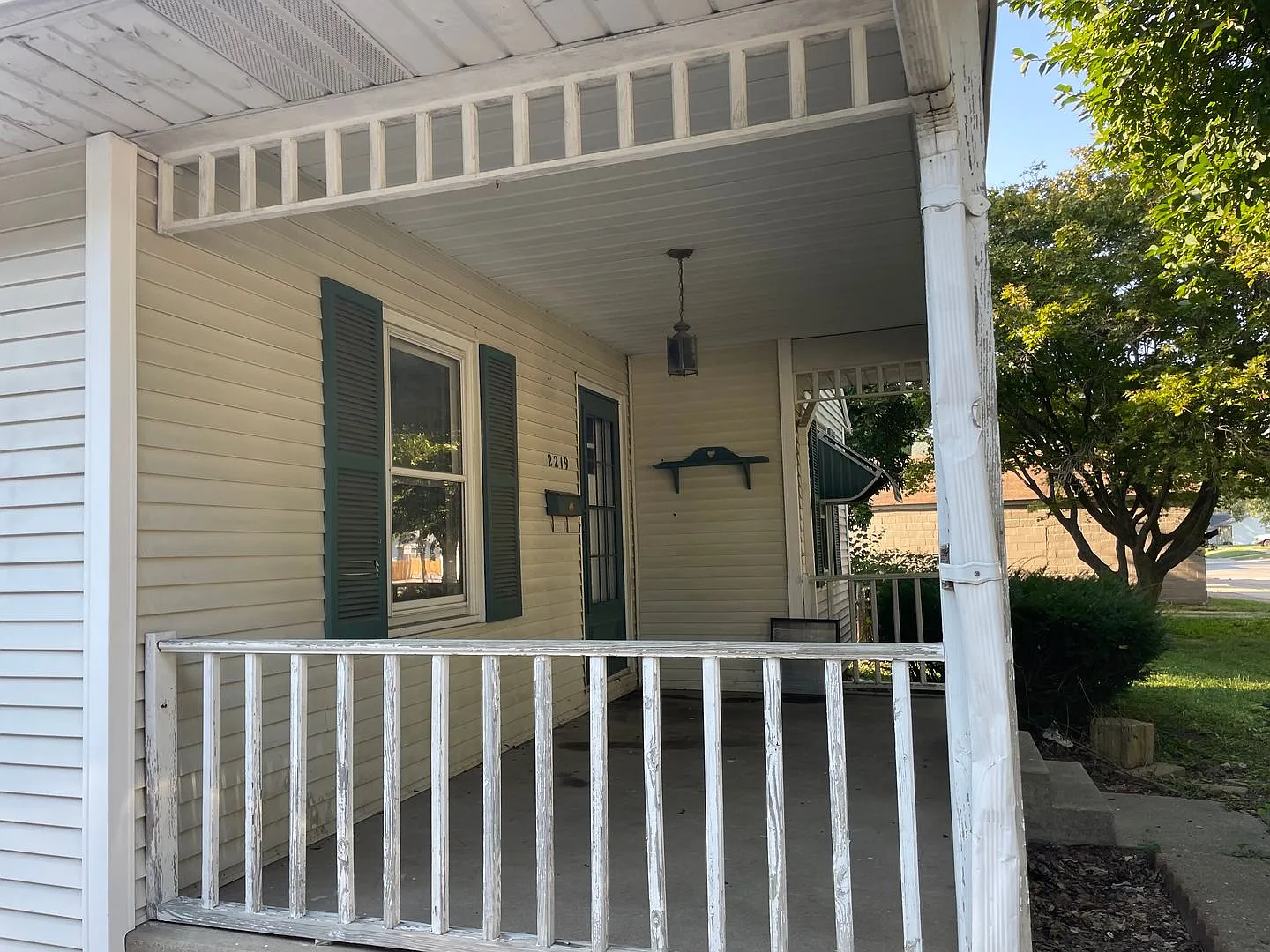 2 Bed 1 Bath Home — Photo 3
