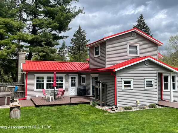 4113 Dell Rd, Lansing, MI 48911