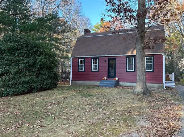 6 Garden Dr, Carver, MA 02330