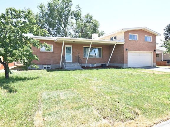 2nd image of 1025 Merrett Dr