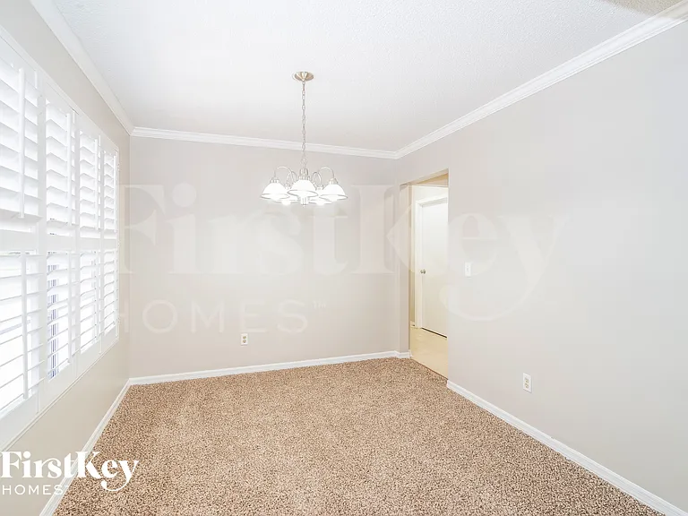 1746 Cinnamon Dr — Photo 6