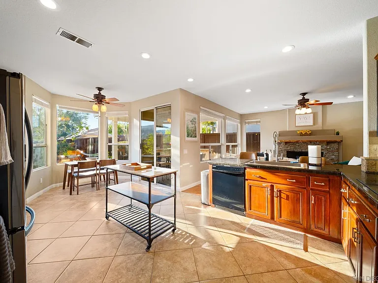 18106 Chieftain Ct — Photo 21