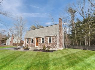 44 Ferncrest Dr, Taunton, MA 02780