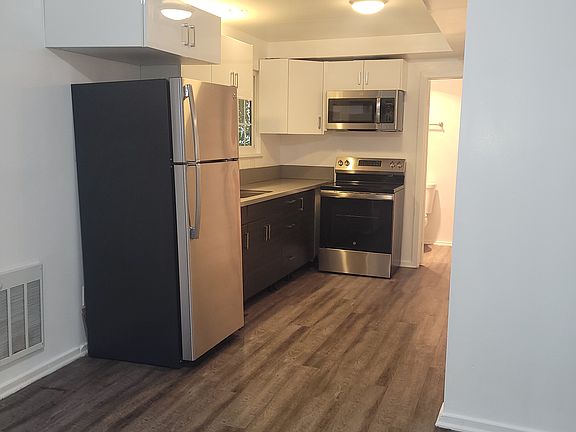 5th image of 240 Linden Ave #E