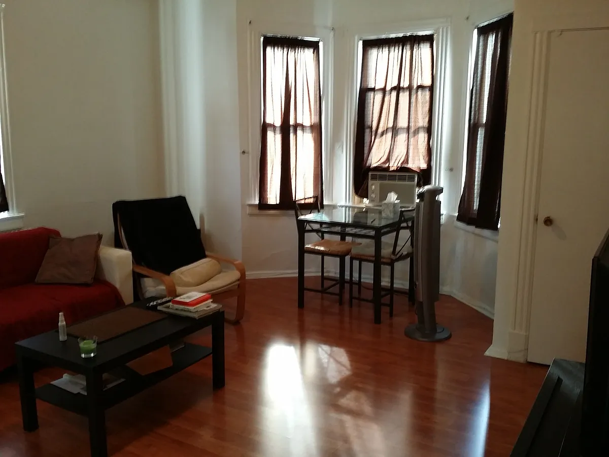 Building Photo - 231 Columbus Pl #2