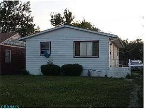 651 Dexter Ave photo 1