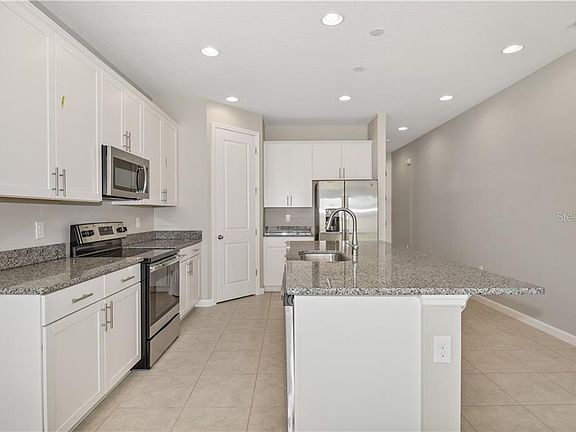 5th image of 701 Meadow Pointe Dr