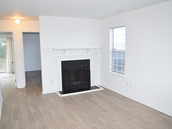 5th image of 579 Peregrine St
