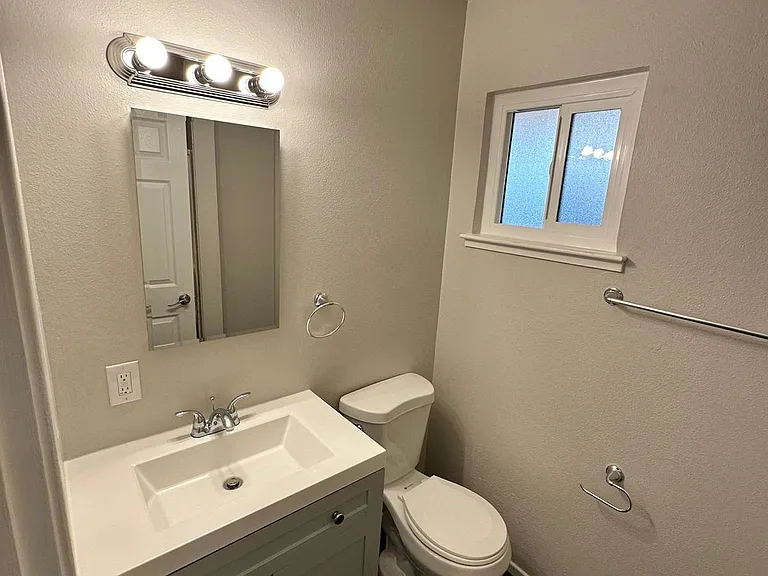 7033 Linwood Way — Photo 14