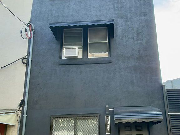 2nd image of 2007 N Front St