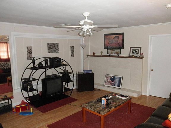 2nd image of 162 Woodlawn Dr