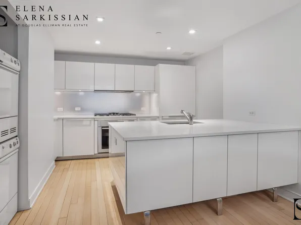 5 East 44th Street image 3 of 9