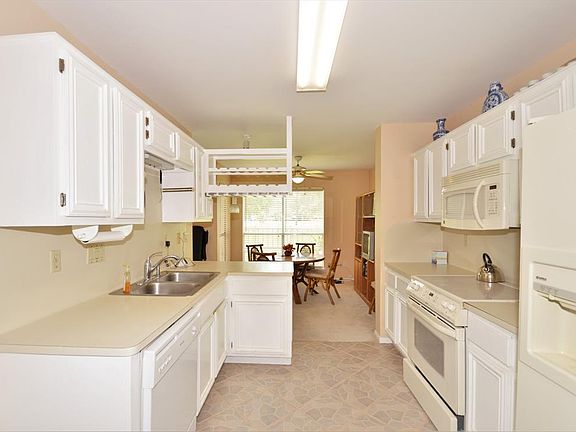 4th image of 15920 Seahorse Dr