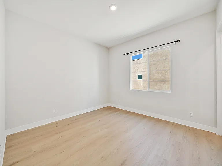 333 Sawbuck — Photo 68