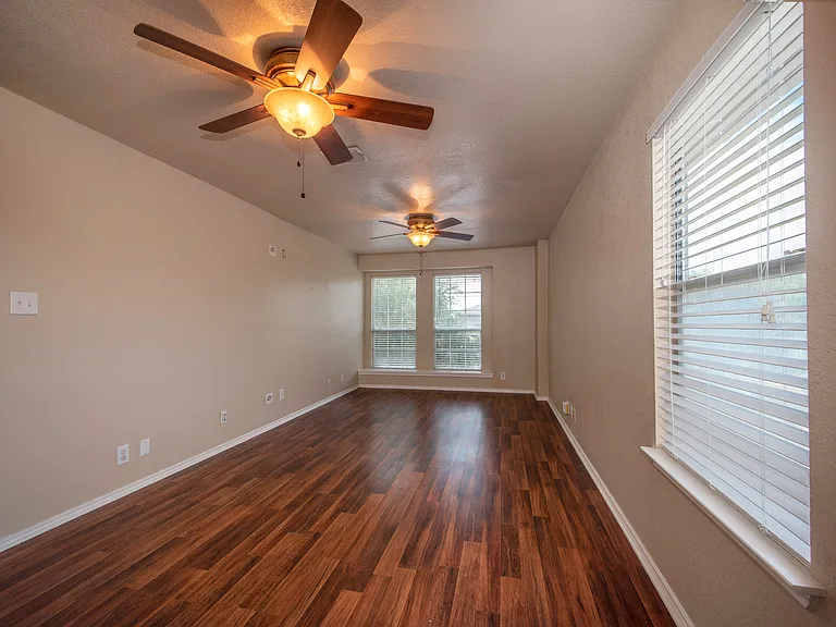 518 Reba — Photo 11